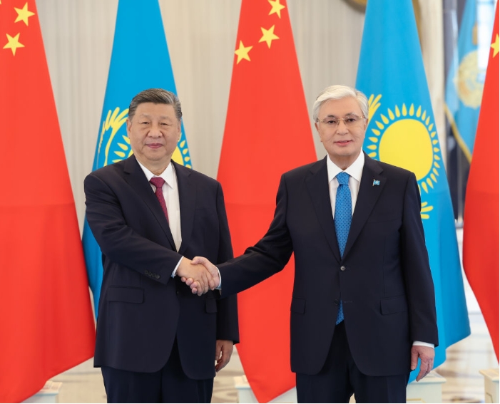 习近平同哈萨克斯坦总统托卡耶夫会谈